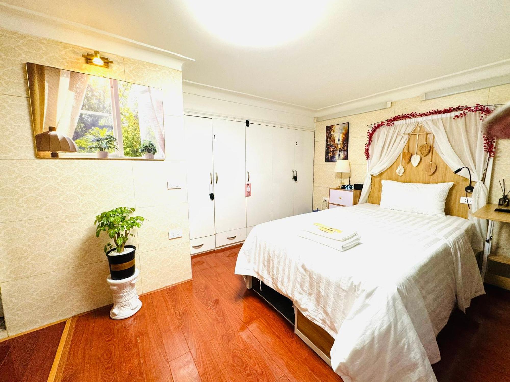 Opera Bed & Breakfast Hanoi